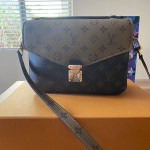 LOUIS VUITTON POCHETTE MÉTIS